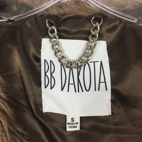 BB Dakota Gold Metal Studs Faux Leather Brown Faux Fur Vest Pockets Small NWT - Picture 2 of 16